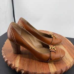 Vintage Chloé Janis buckled glossed-leather pumps brown color sz 35.5 US 5.5